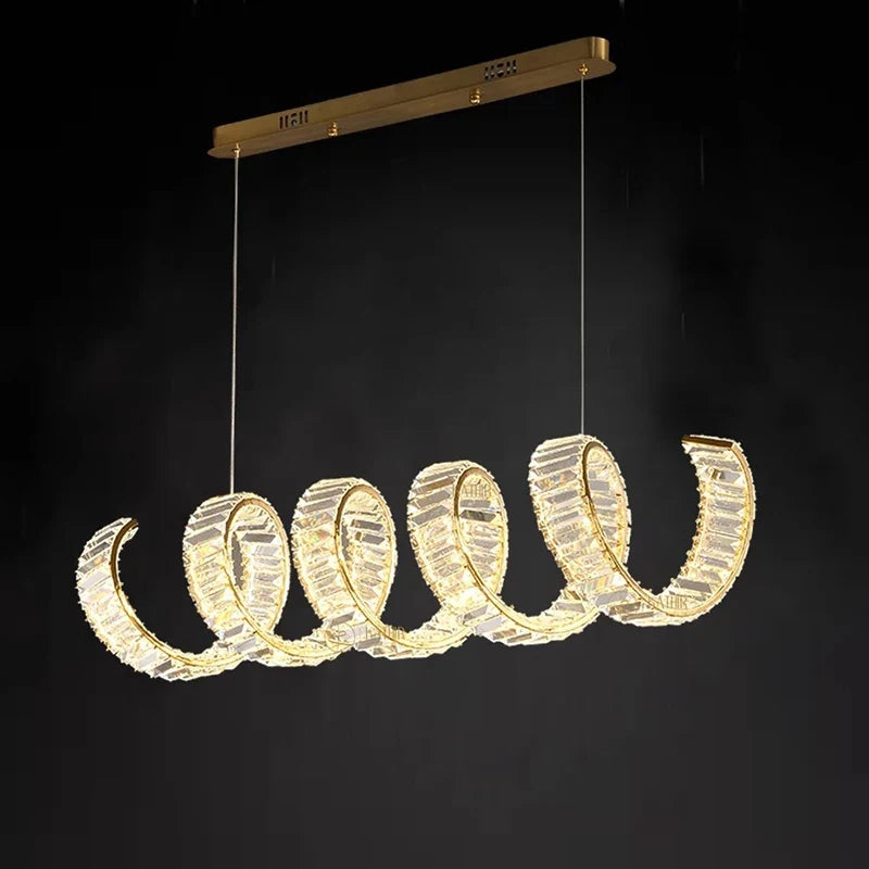Lustre led spirale dorée au design moderne