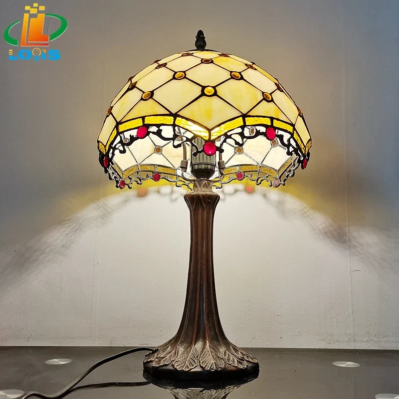 lampe à poser style tiffany en verre rétro pour intérieur élégant