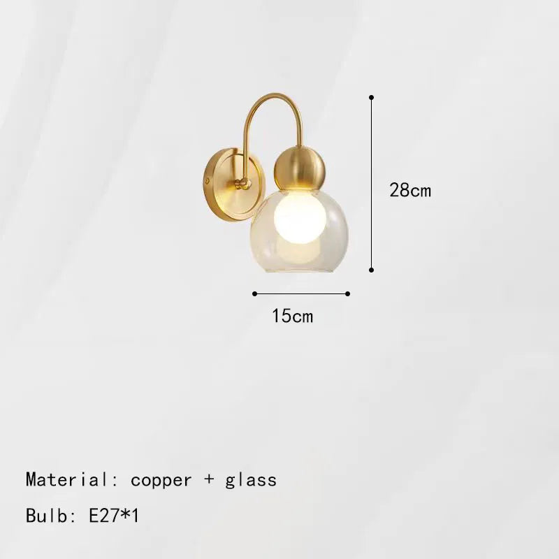applique murale en verre et laiton moderne pour intérieur élégant