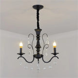 lustre en fer forgé avec suspensions en cristal pour intérieur élégant