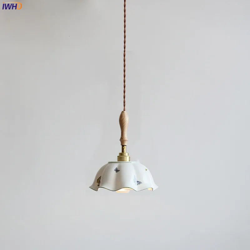 Suspension design led papillon céramique et bois