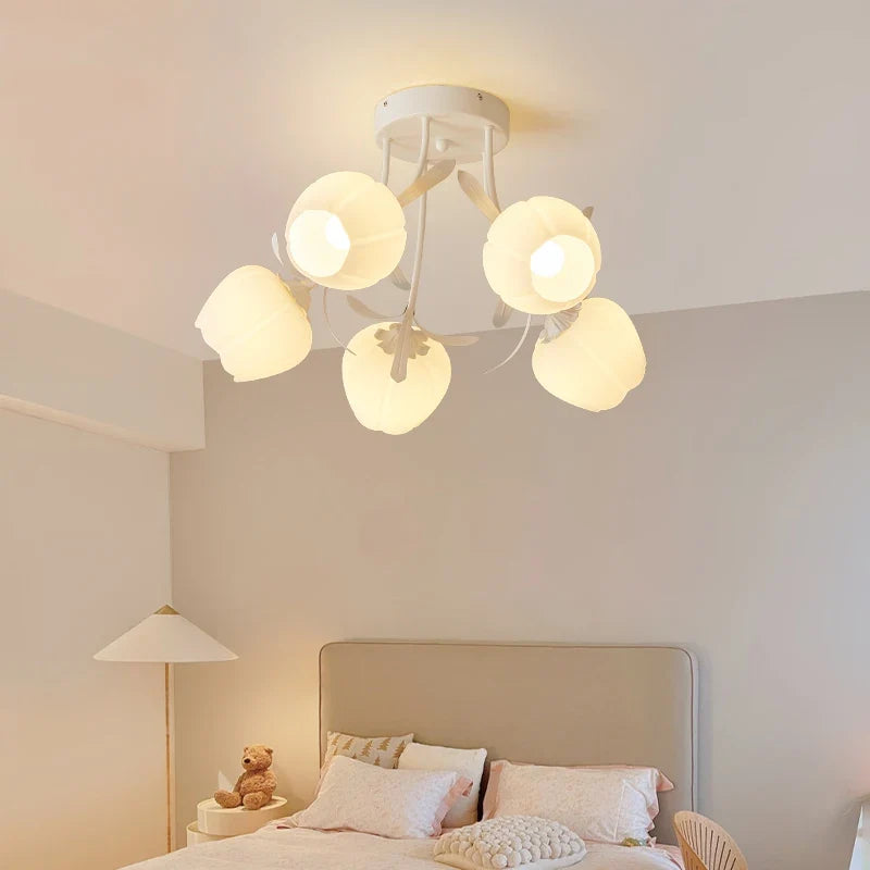 plafonnier floral nordique design romantique pour un décor élégant