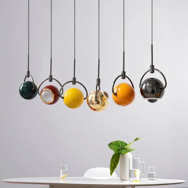 Suspension design boule accrochée LED
