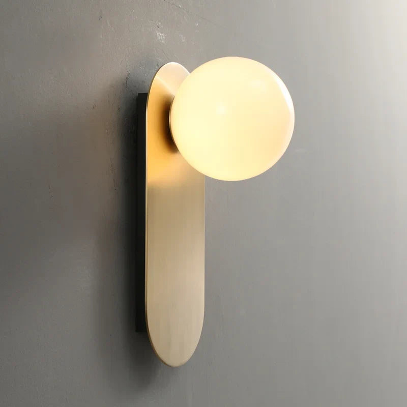 applique murale nordique dorée en cuivre avec boule de verre led