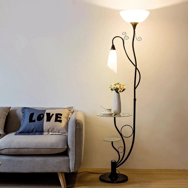 lampadaire moderne avec table intégrée design nordique créatif