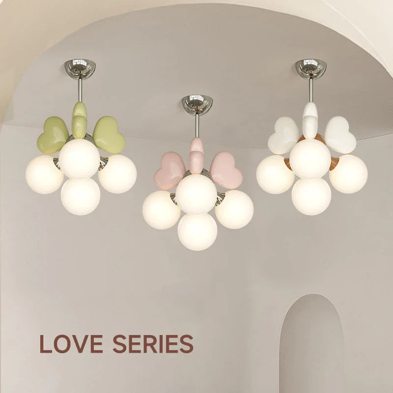 lustre de princesse avec bulle en forme de cœur pour chambre d'enfant