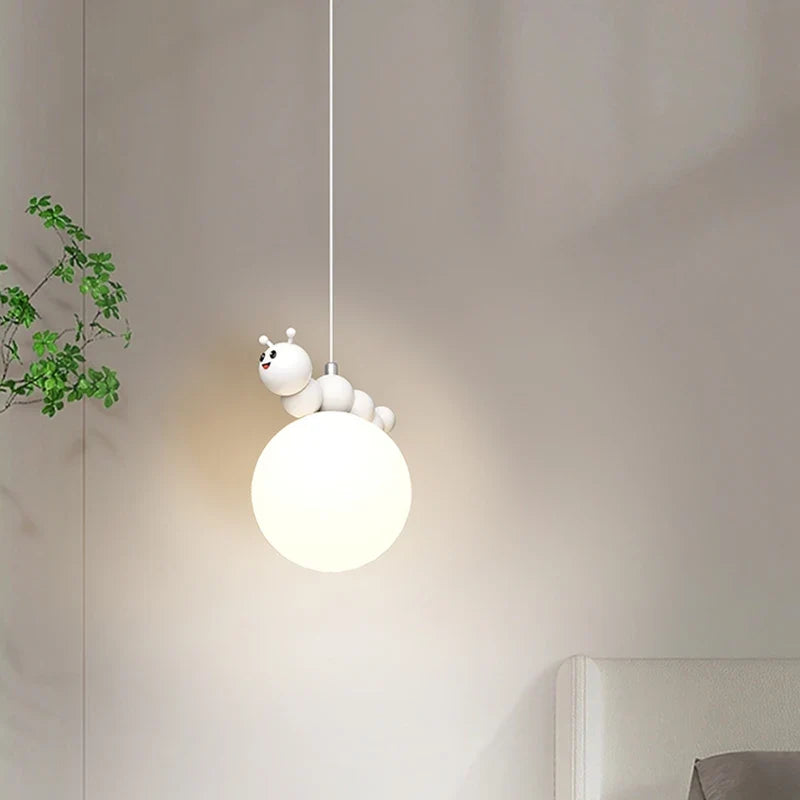 lustre enfant moderne dessin animé chenille planète créatif