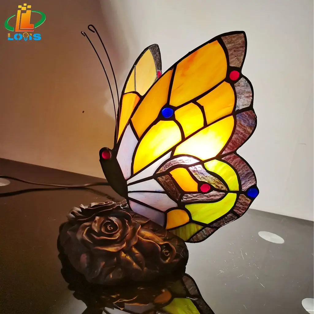 veilleuse papillon style tiffany pour enfant et décoration lumineuse
