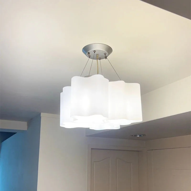 plafonnier nuage minimaliste moderne pour intérieur design