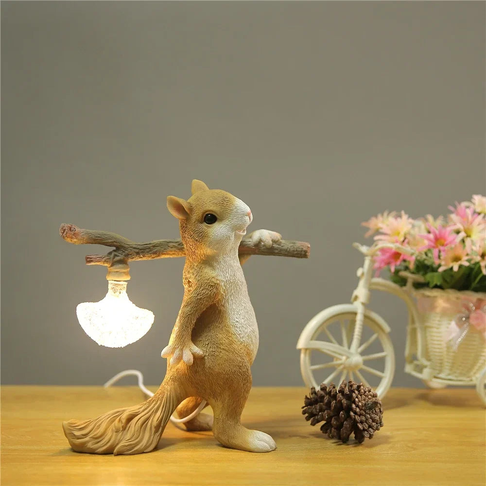 lampe de table écureuil en résine petite veilleuse décorative enfant