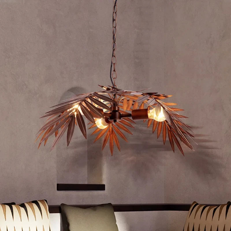 lustre boho en feuilles de cocotier pour décoration créative intérieure
