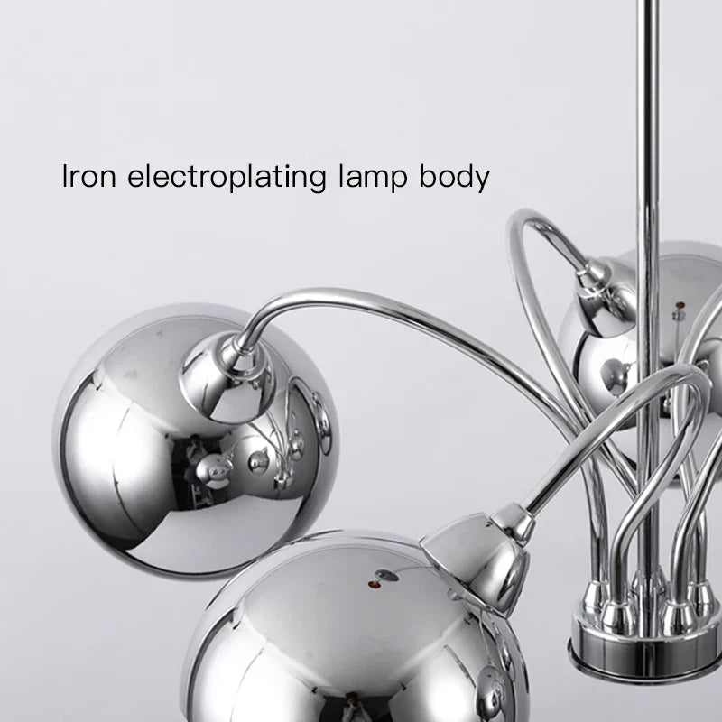 lustre nordique en chrome avec lampes à globe décoratives