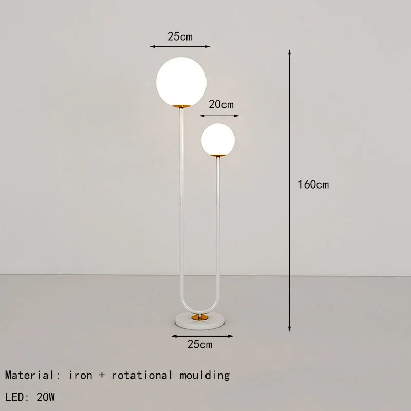 lampadaire en métal avec 3 gradations verre simple