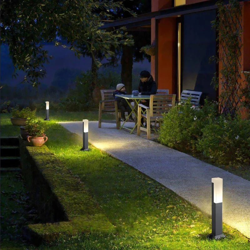 colonne lumineuse led extérieure étanche pour jardin et paysage