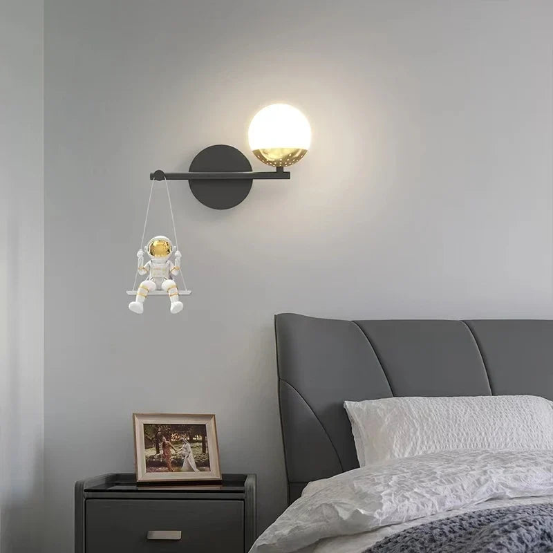 applique murale astronaute et lune pour chambre enfant
