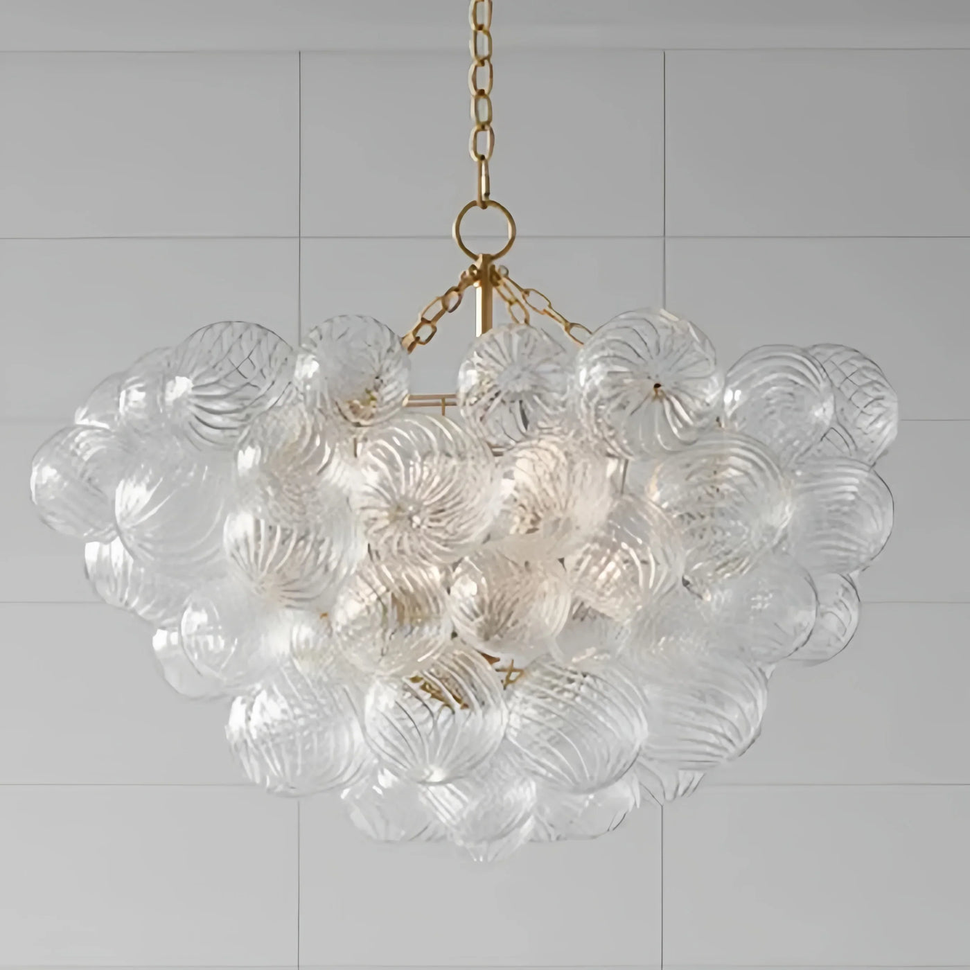 lustre suspendu à bulles de verre design moderne pour intérieur élégant