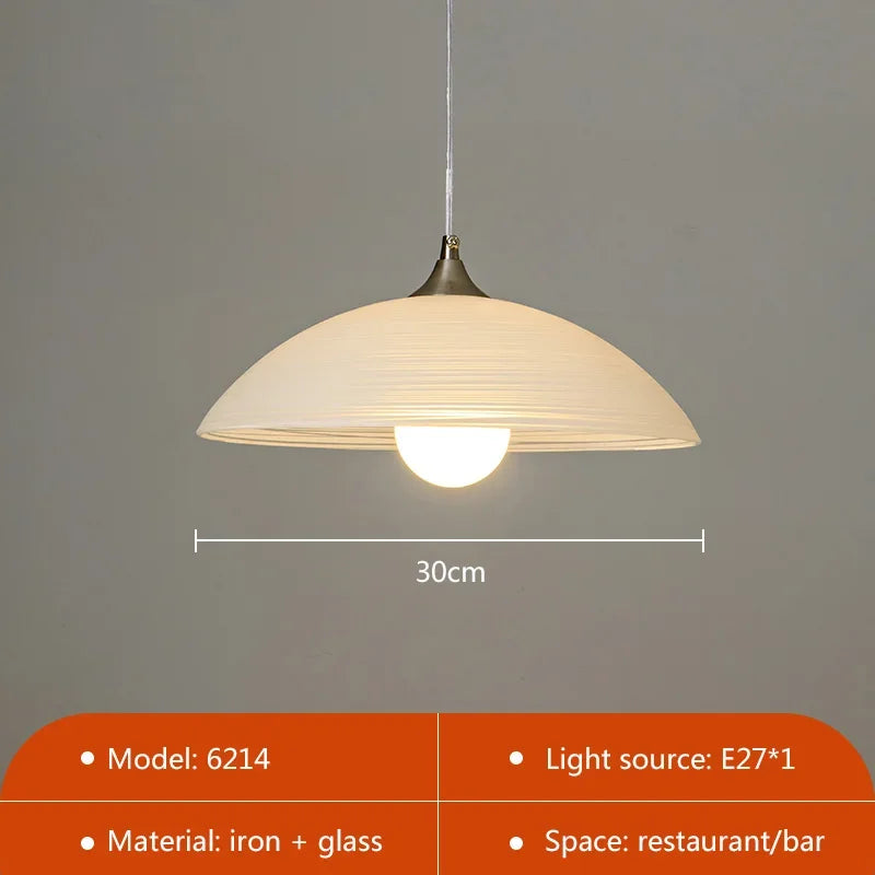 suspension en verre design pour intérieur contemporain et restaurant