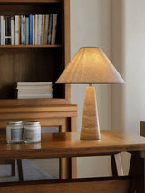 lampe à poser en pierre rétro design pour décoration intérieure