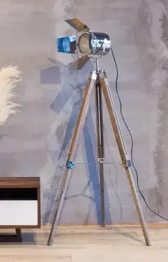 lampe de sol industrielle en bois avec trépied vintage à charnière