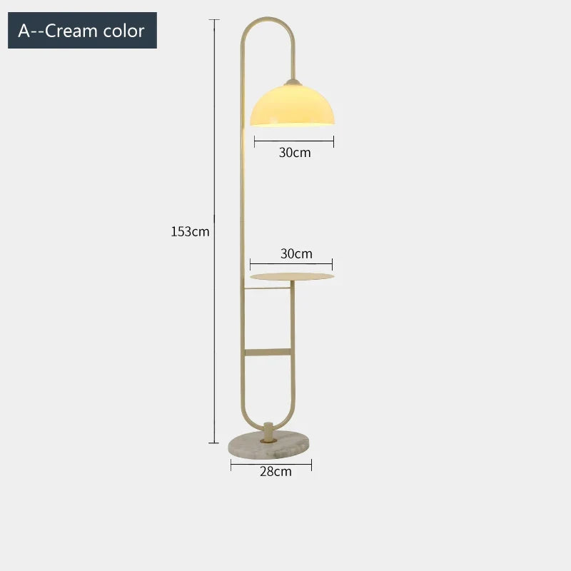 lampadaire en acrylique design pour un éclairage moderne intérieur