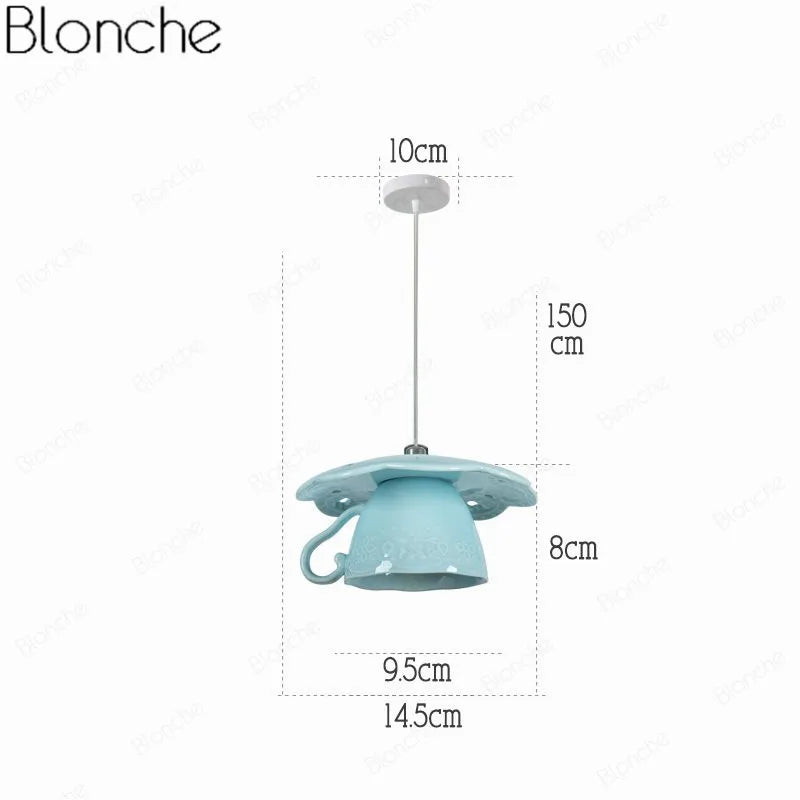 Suspension en céramique avec tasse de thé et théière
