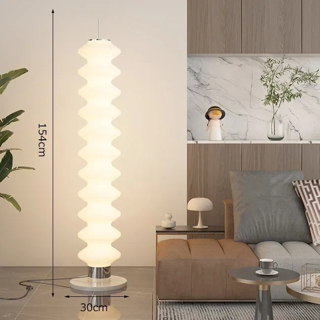 lampadaire design léger pour éclairage intérieur moderne