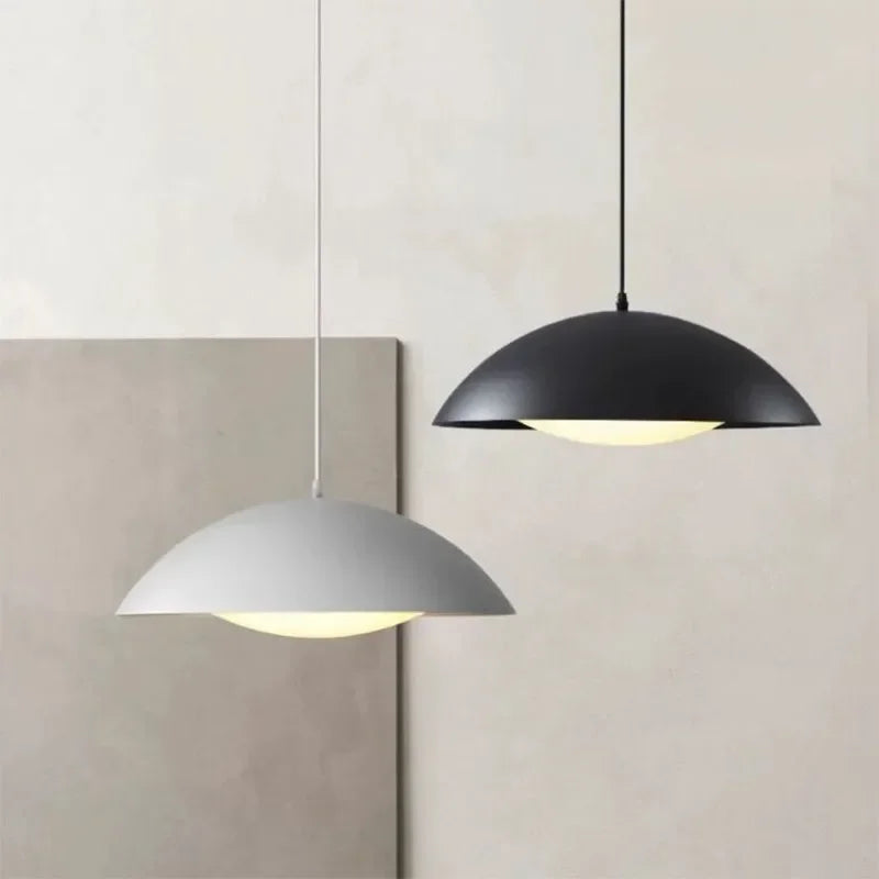 suspension moderne en fer minimaliste pour intérieur