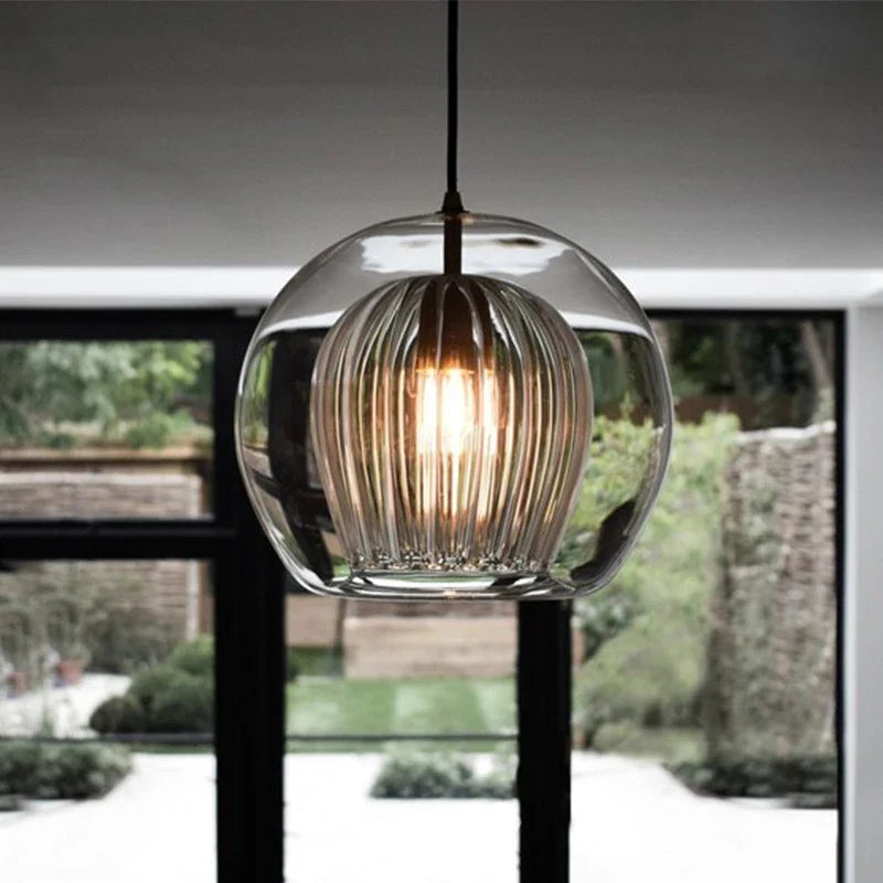 suspension ronde en verre style industriel lumineux et élégant