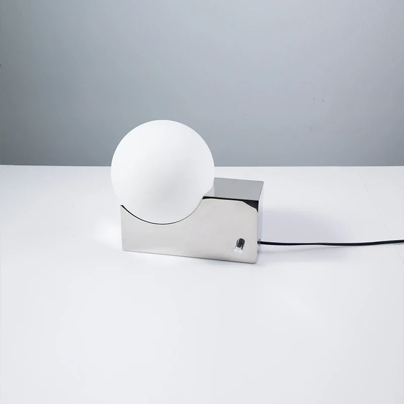 lampe de bureau led design nordique pour décoration intérieure