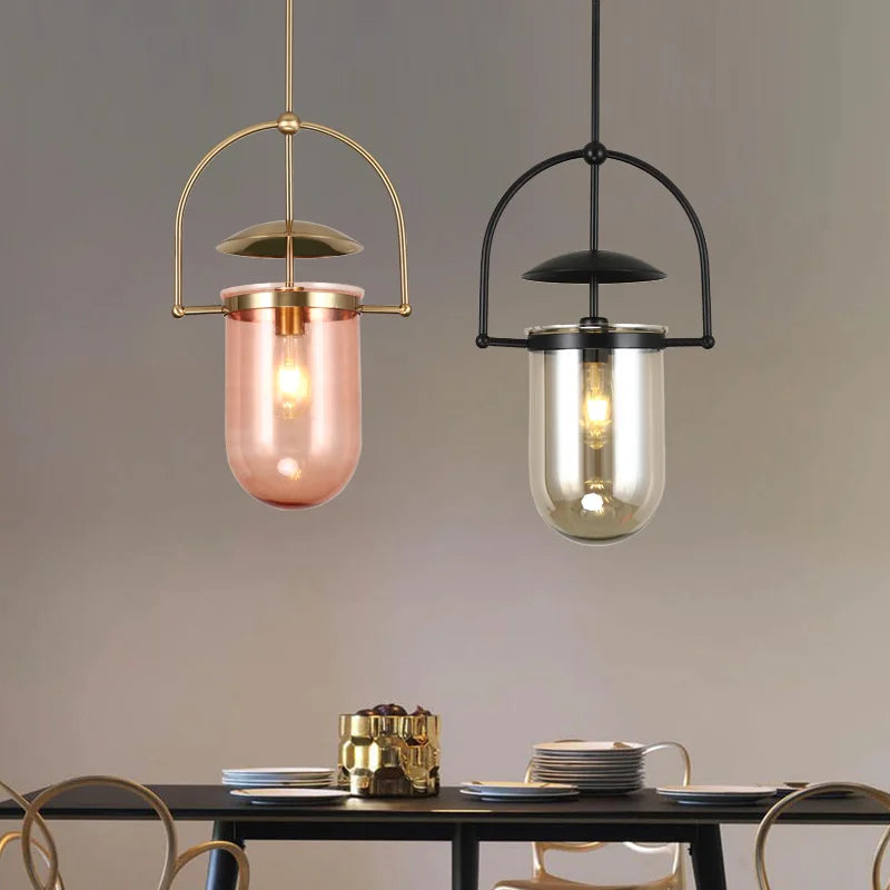 suspension en verre design minimaliste pour espace moderne