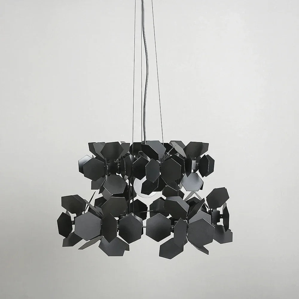 suspension moderne en fer design scandinave pour intérieur élégant