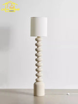 lampadaire design vintage en résine wabi-sabi pour intérieur moderne