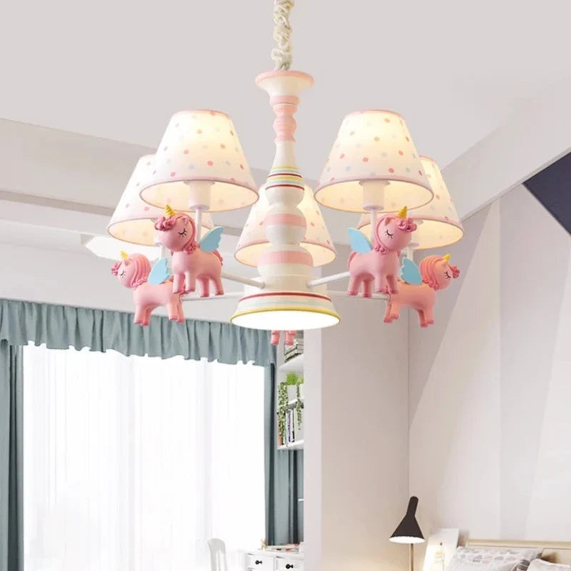 lustre carrousel pour chambre d'enfant moderne et romantique