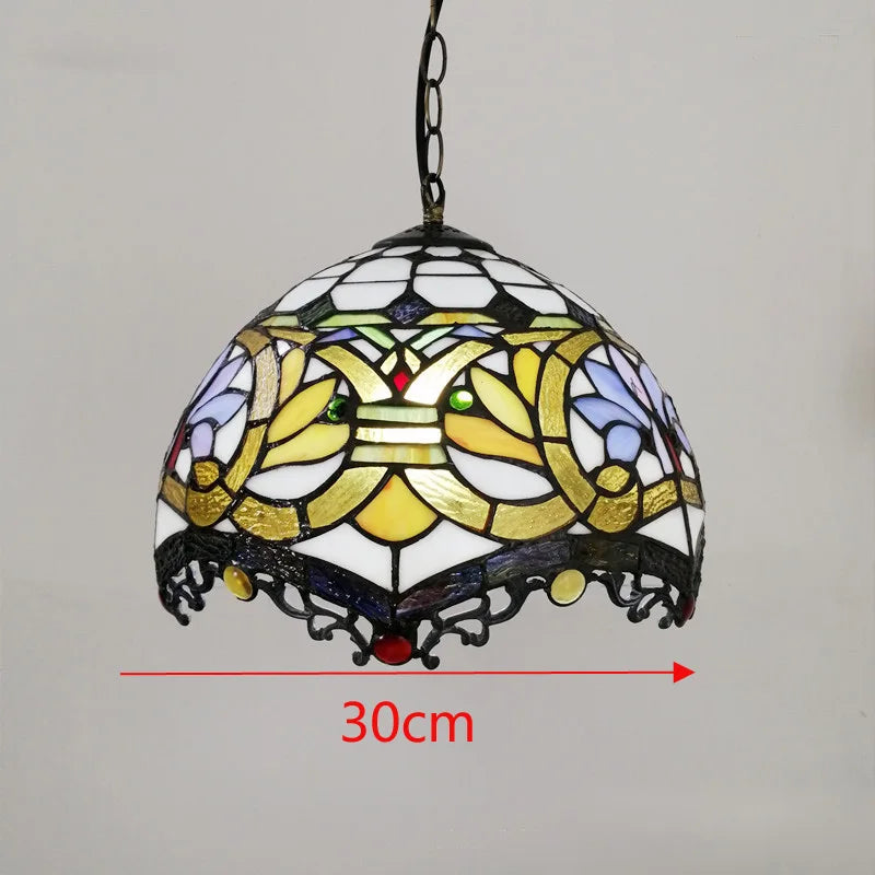 lustre tiffany vitrail style méditerranéen pour intérieur élégant