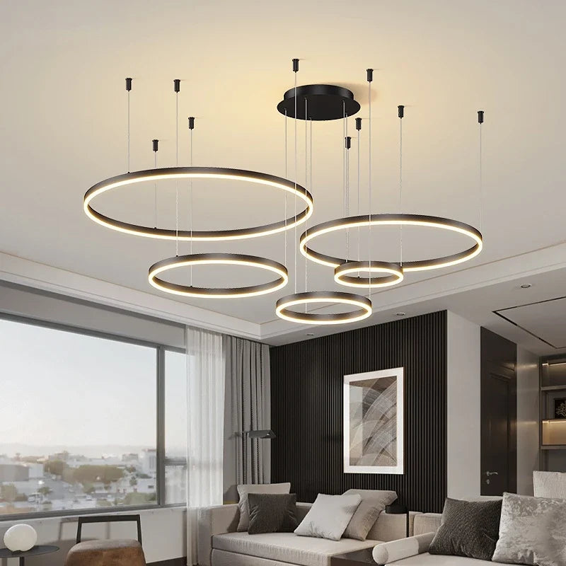 Plafonnier Led suspendu au design moderne avec anneaux brossés