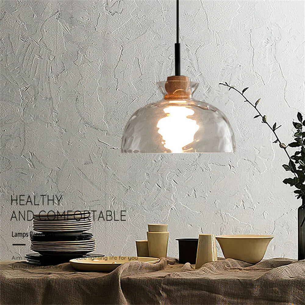 Suspension cloche en verre strié et capuchon en bois — Bergamote
