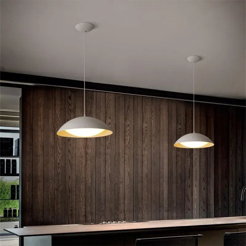 suspension moderne en fer minimaliste pour intérieur