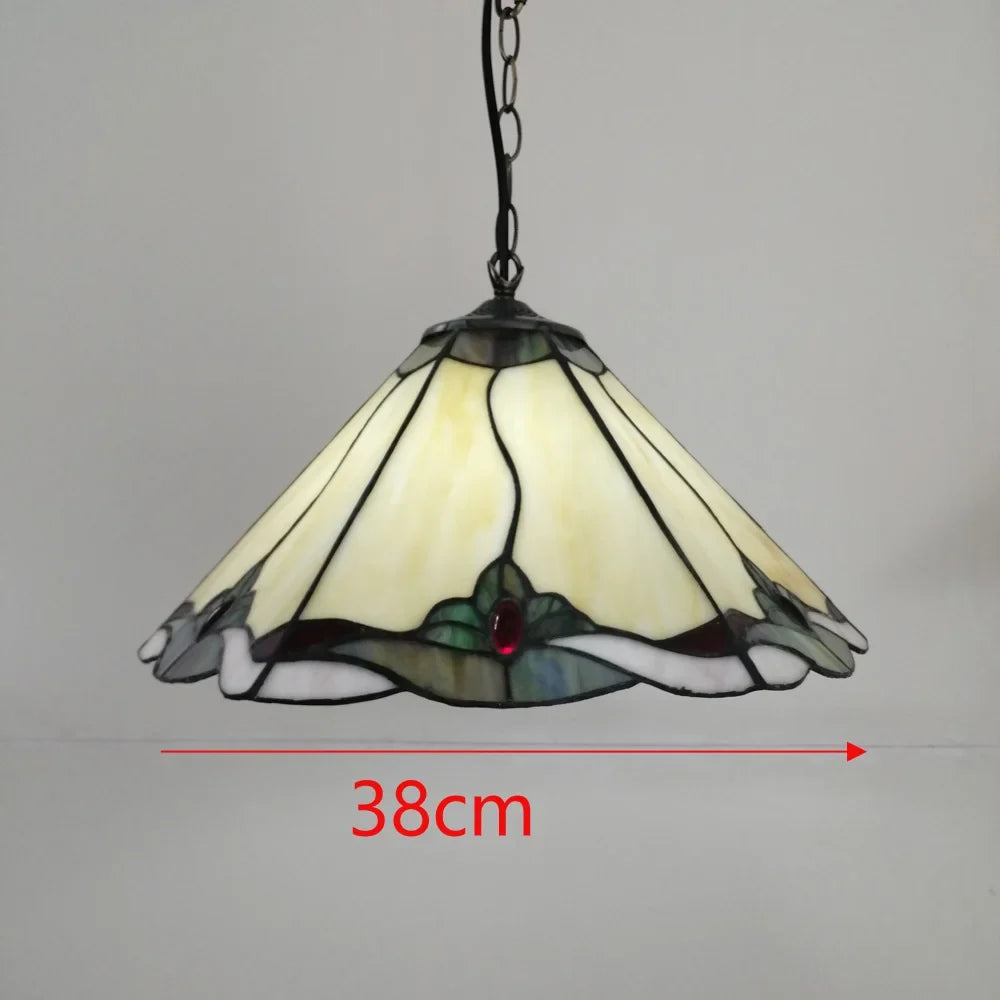 lustre tiffany vitrail style méditerranéen pour intérieur élégant