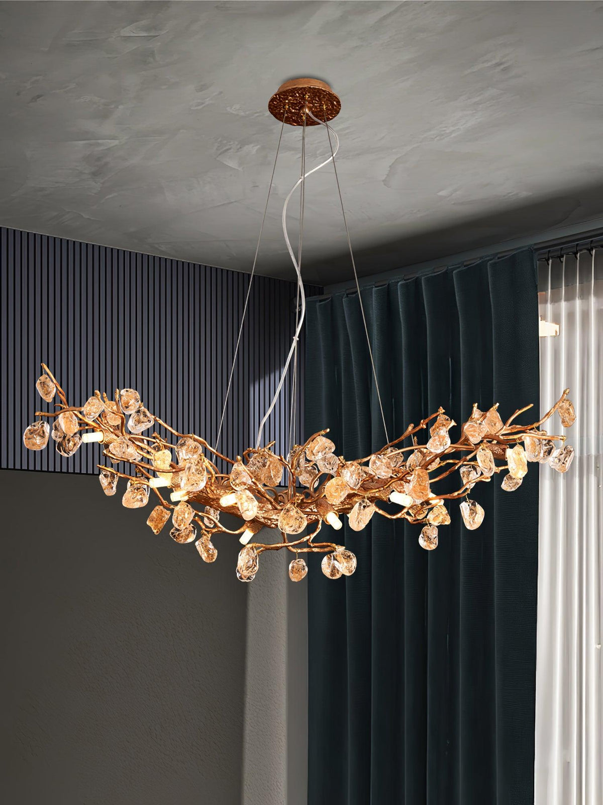 Lustre horizontal à branches de laiton et cristaux ambrés — Fourrage