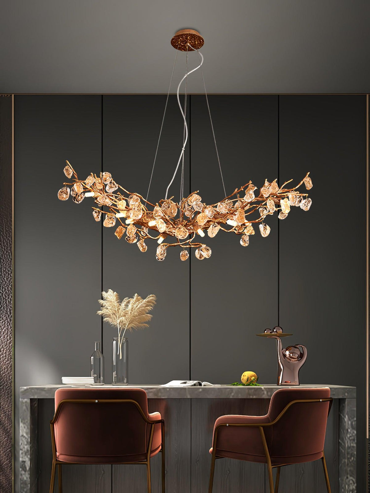 Lustre horizontal à branches de laiton et cristaux ambrés — Fourrage