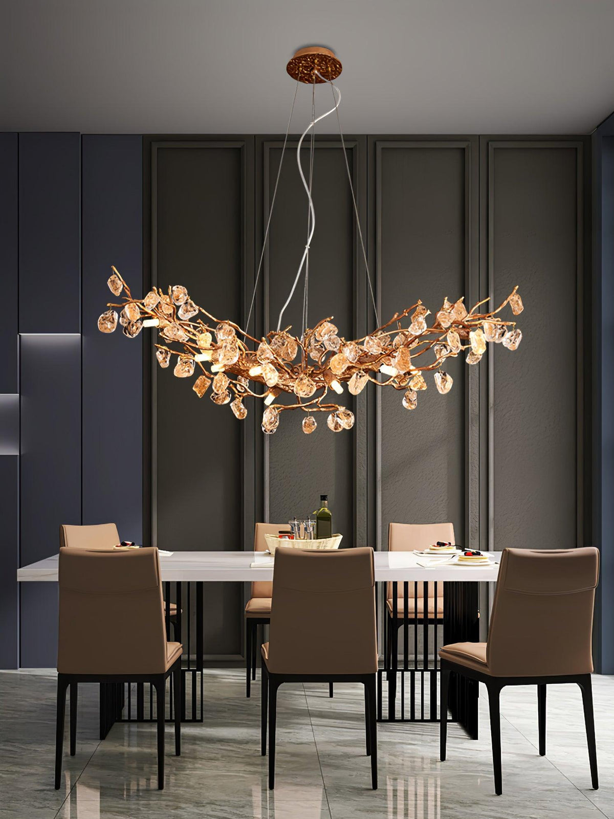 Lustre horizontal à branches de laiton et cristaux ambrés — Fourrage