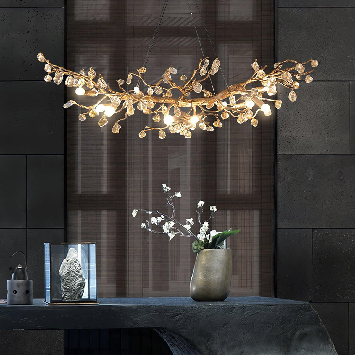Lustre horizontal à branches de laiton et cristaux ambrés — Fourrage