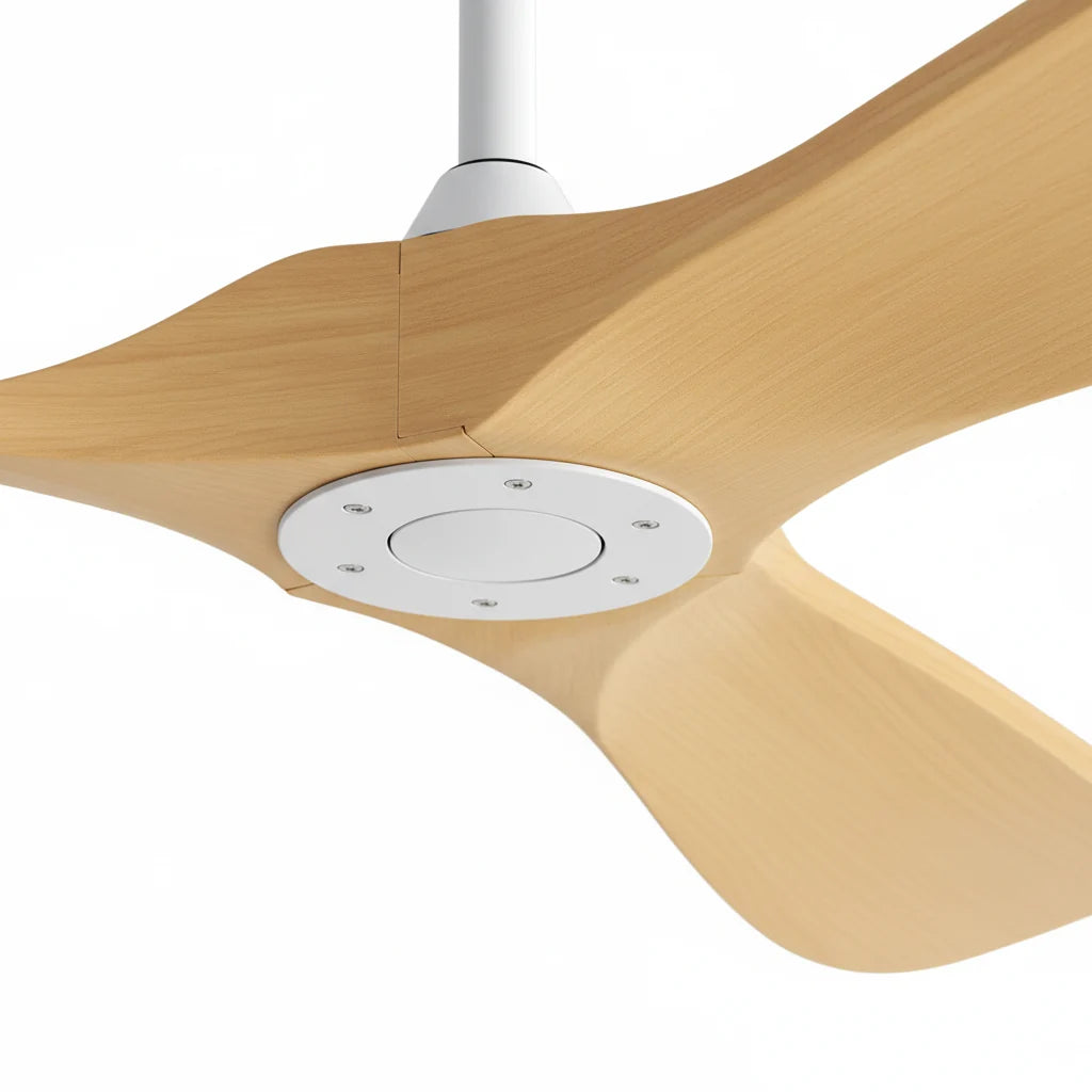 Ventilateur de plafond blanc sans éclairage, effet bois clair — Arbousier