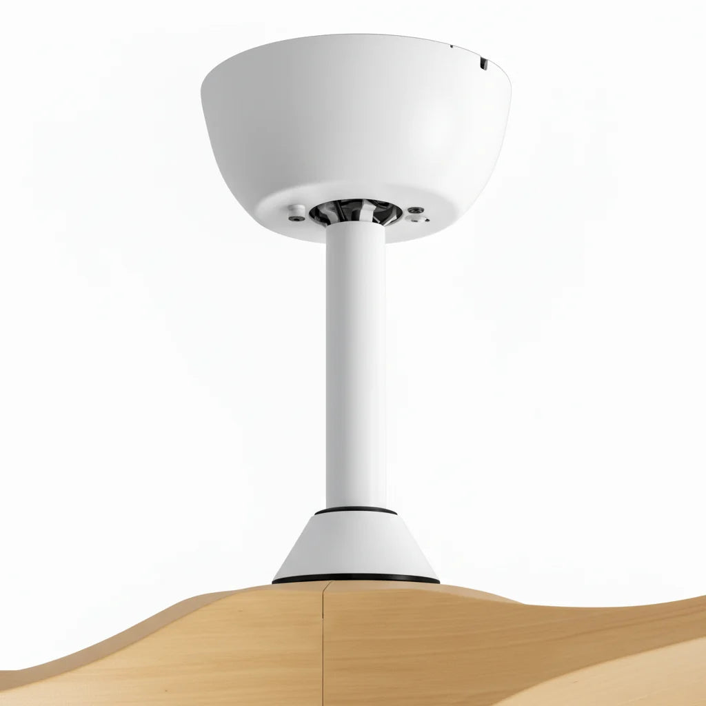 Ventilateur de plafond blanc sans éclairage, effet bois clair — Arbousier