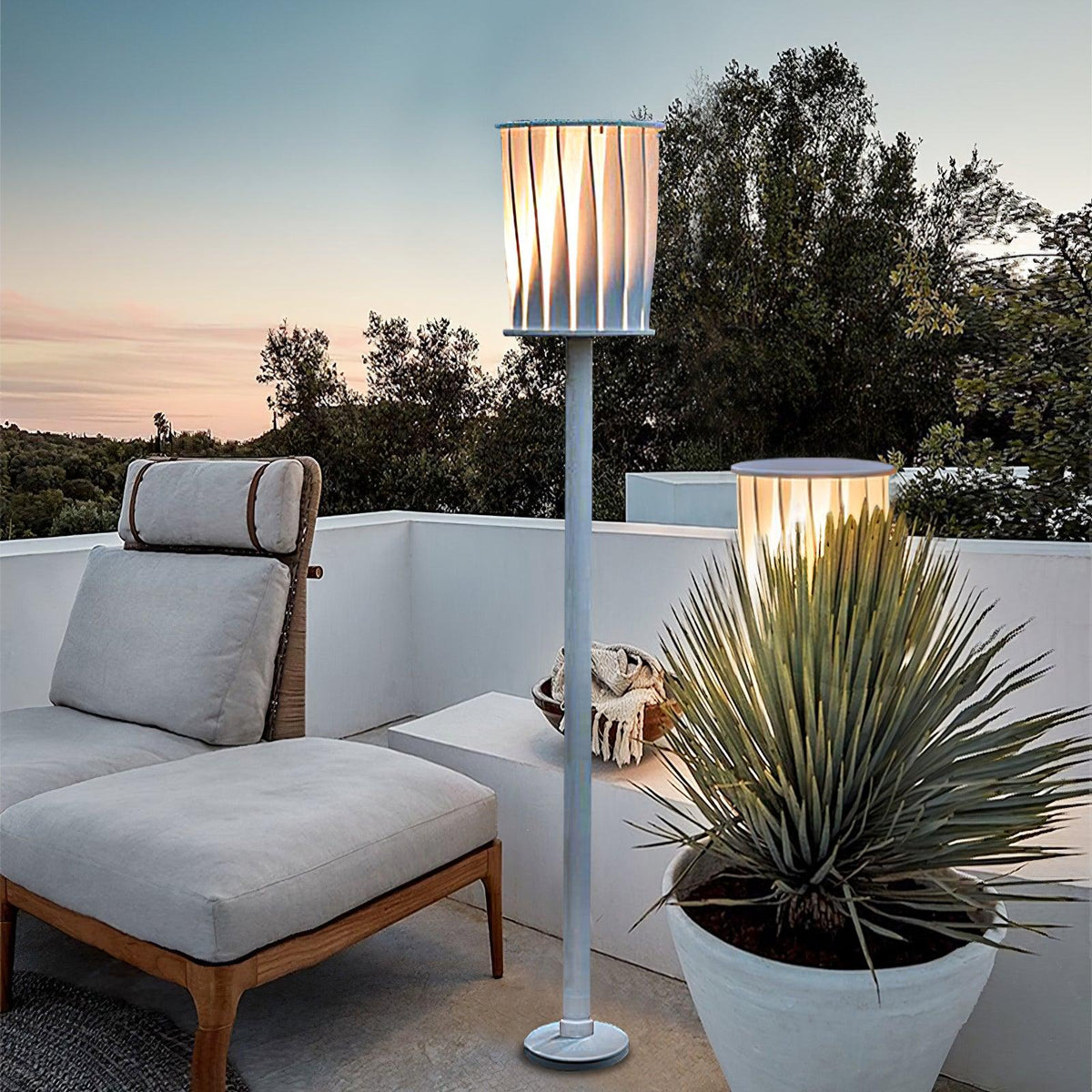 Borne de jardin sur pied en aluminium et diffuseur cannelé — Lampée