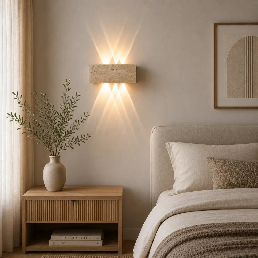 Applique murale LED en bloc rectangulaire de travertin — Aster