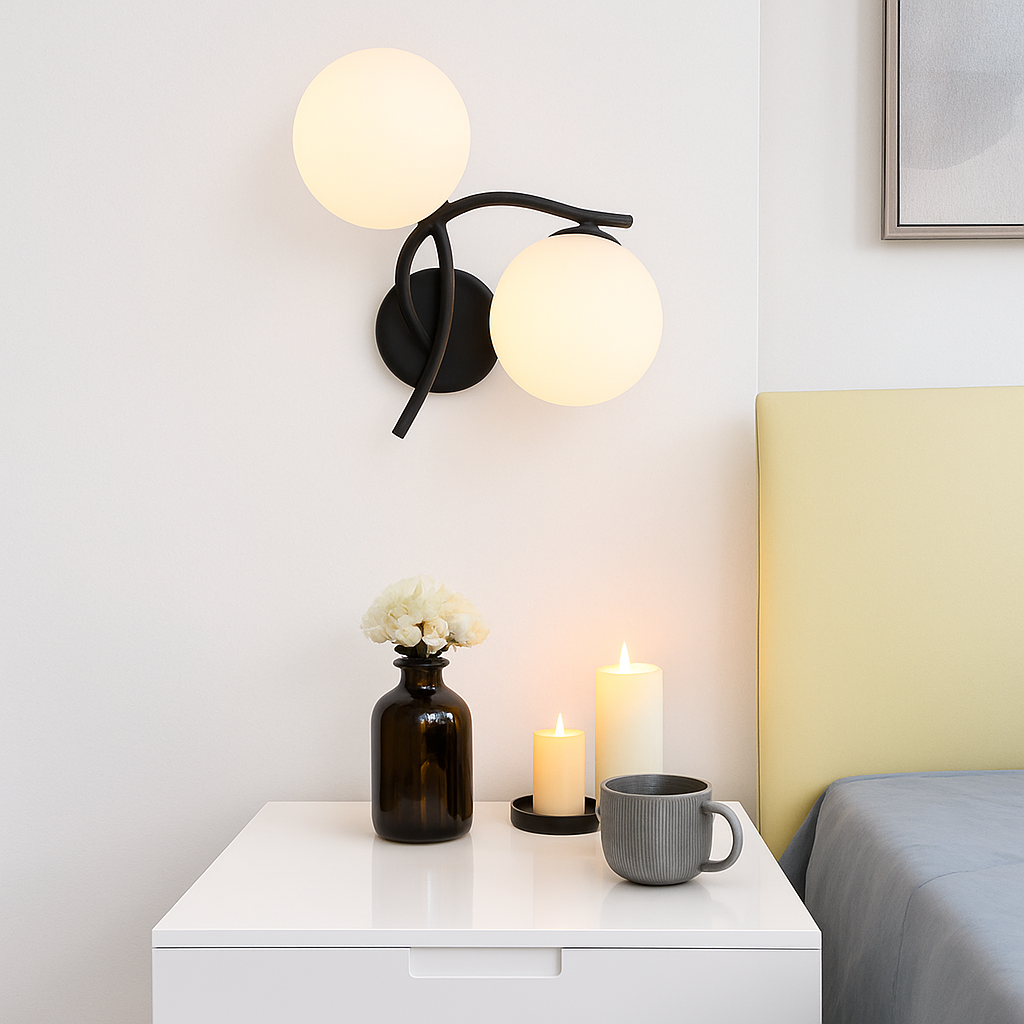 Applique murale LED design croisé avec boule de verre (noir ou doré)
