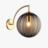 Applique murale LED doré avec boule en verre fumé Scone