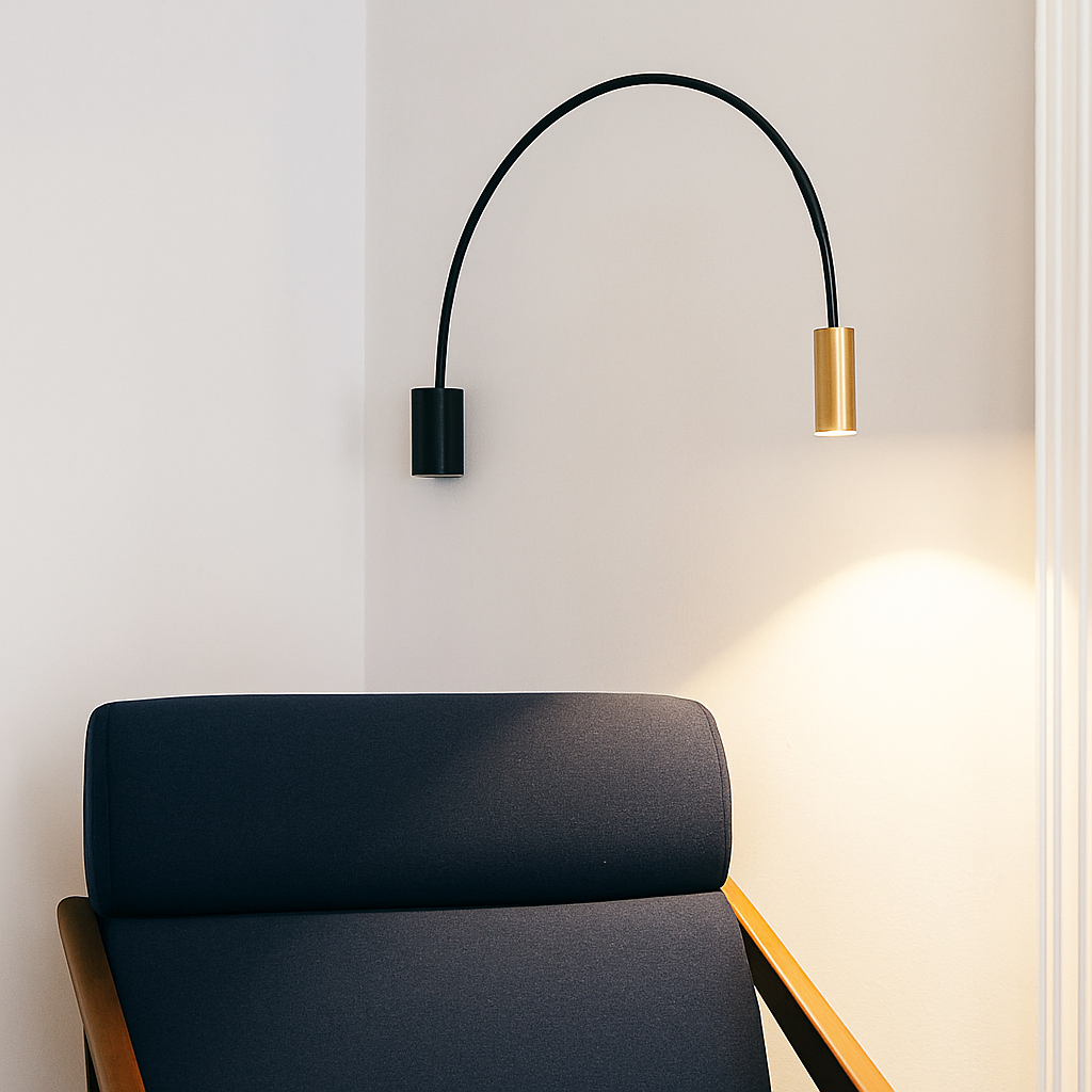 applique murale led en arc doré design moderne pour intérieur élégant