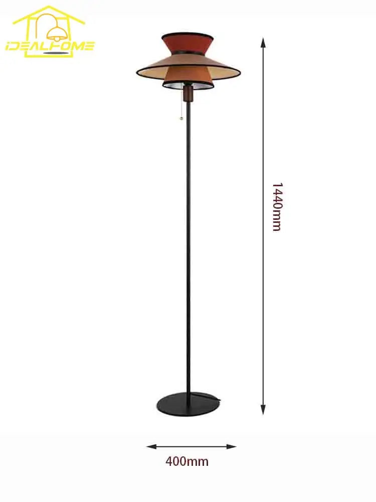 lampadaire ambiance chaleureuse design français pour décoration intérieure